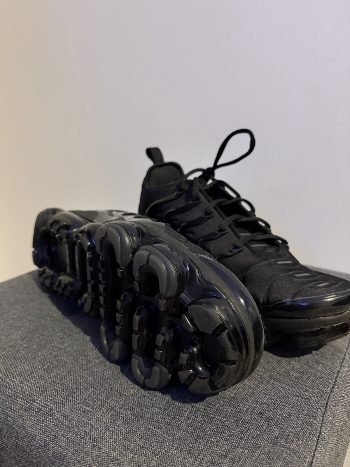 nike air vapormax plus triple black low top lace up men's sneakers 924453 004 nike air vapormax plus triple black low top lace up men's sneakers 924453 004