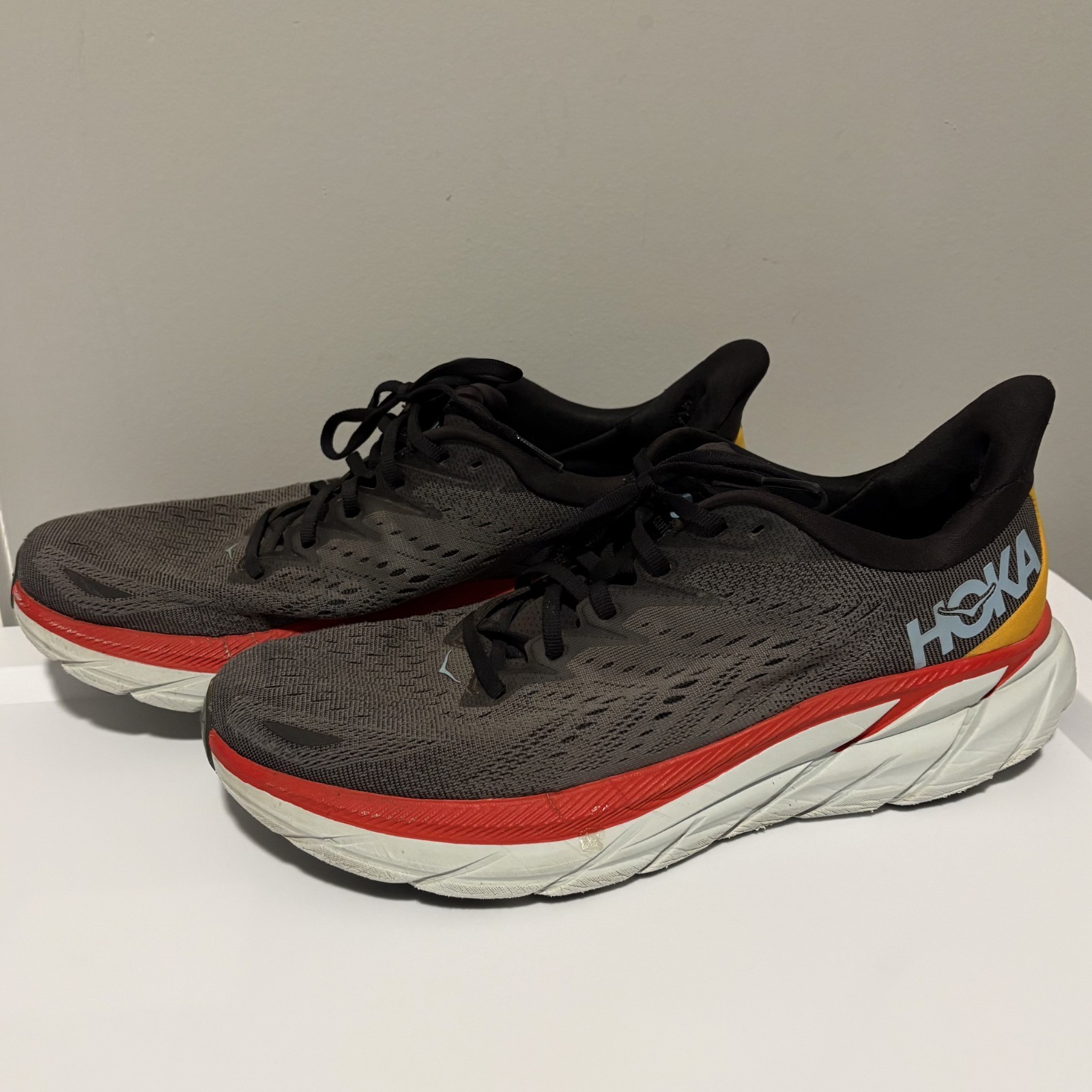 hoka one clifton 8 mens sz 11 d running shoes tennis sneakers gray red yellow hoka one clifton 8 mens sz 11 d running shoes tennis sneakers gray red yellow