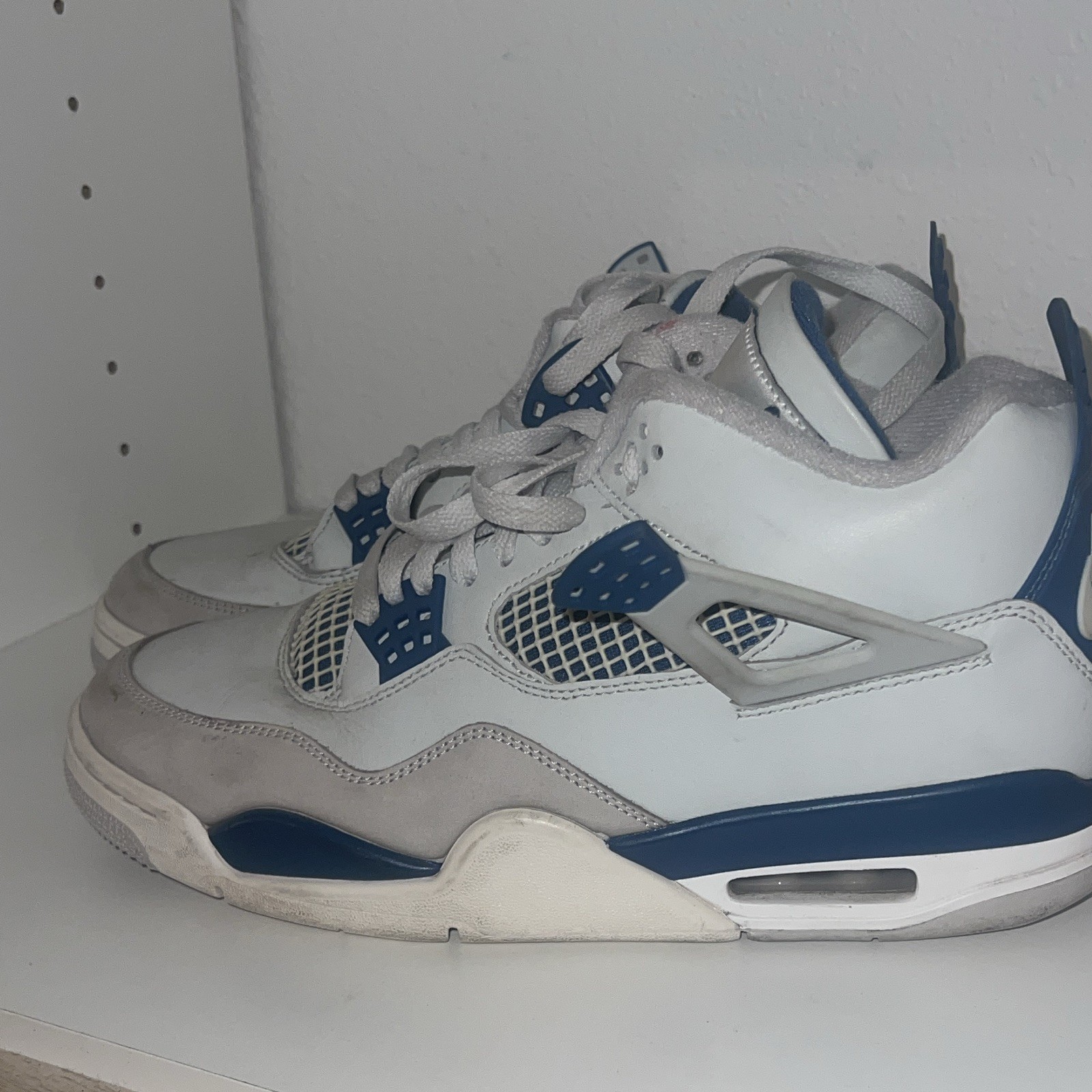 jordan air jordan 4 retro 2024 military blue men’s mid top sneakers ivory/blue jordan air jordan 4 retro 2024 military blue men’s mid top sneakers ivory/blue