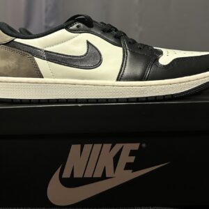 air jordan 1 low og “mocha” shoe, sz 11.5, ds