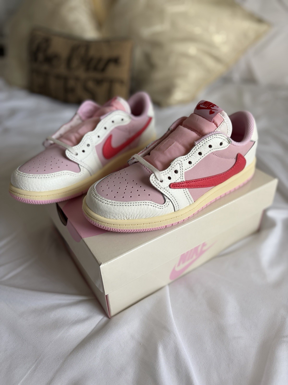 travis scott x air jordan 1 og sp low sail shy pink travis scott x air jordan 1 og sp low sail shy pink