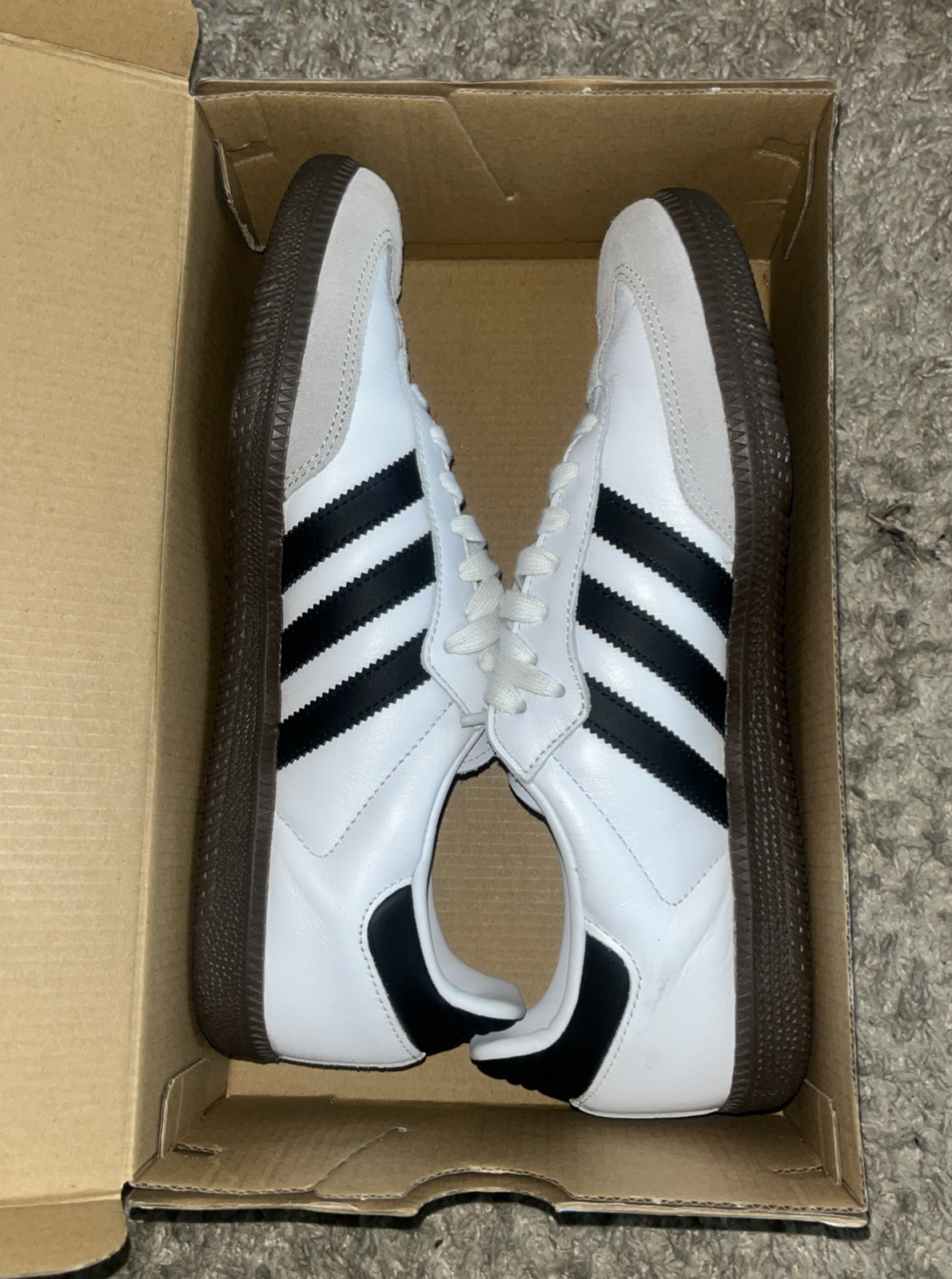 size 9.5 adidas samba og low white black gum size 9.5 adidas samba og low white black gum