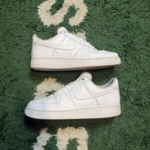 nike air force 1 triple white size 11.5