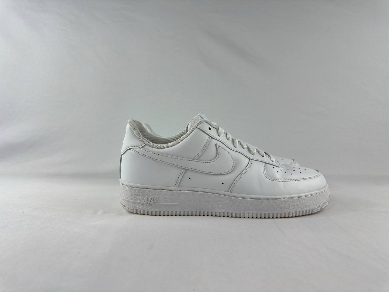 nike air force 1 low '07 triple white retro classic cw2288 111 mens size 11 nike air force 1 low '07 triple white retro classic cw2288 111 mens size 11