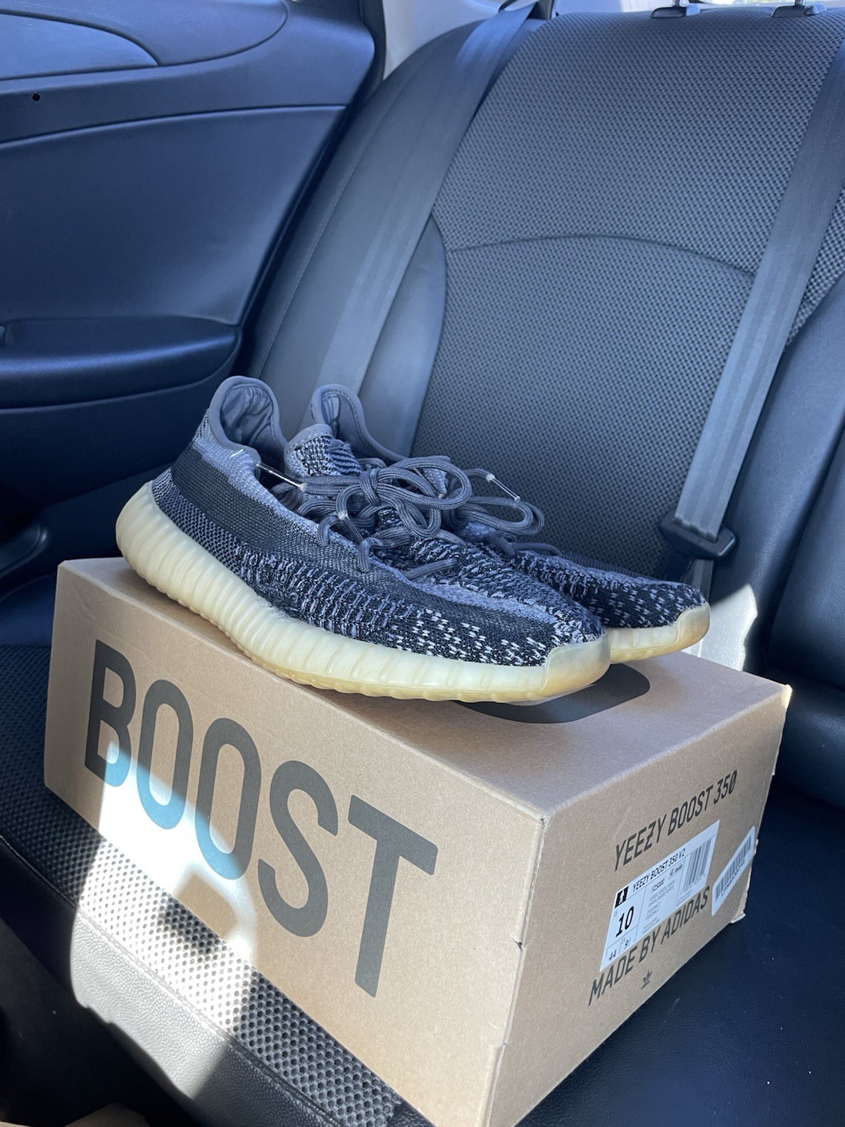 yeezy boost 350 v2 carbon men us 10 right shoe had a hole that was patched. yeezy boost 350 v2 carbon men us 10 right shoe had a hole that was patched.