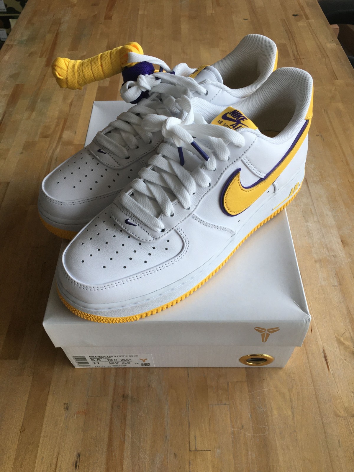 kobe bryant x nike air force 1 low qs "lakers home" fz1151 100 sz 9.5 kobe bryant x nike air force 1 low qs "lakers home" fz1151 100 sz 9.5