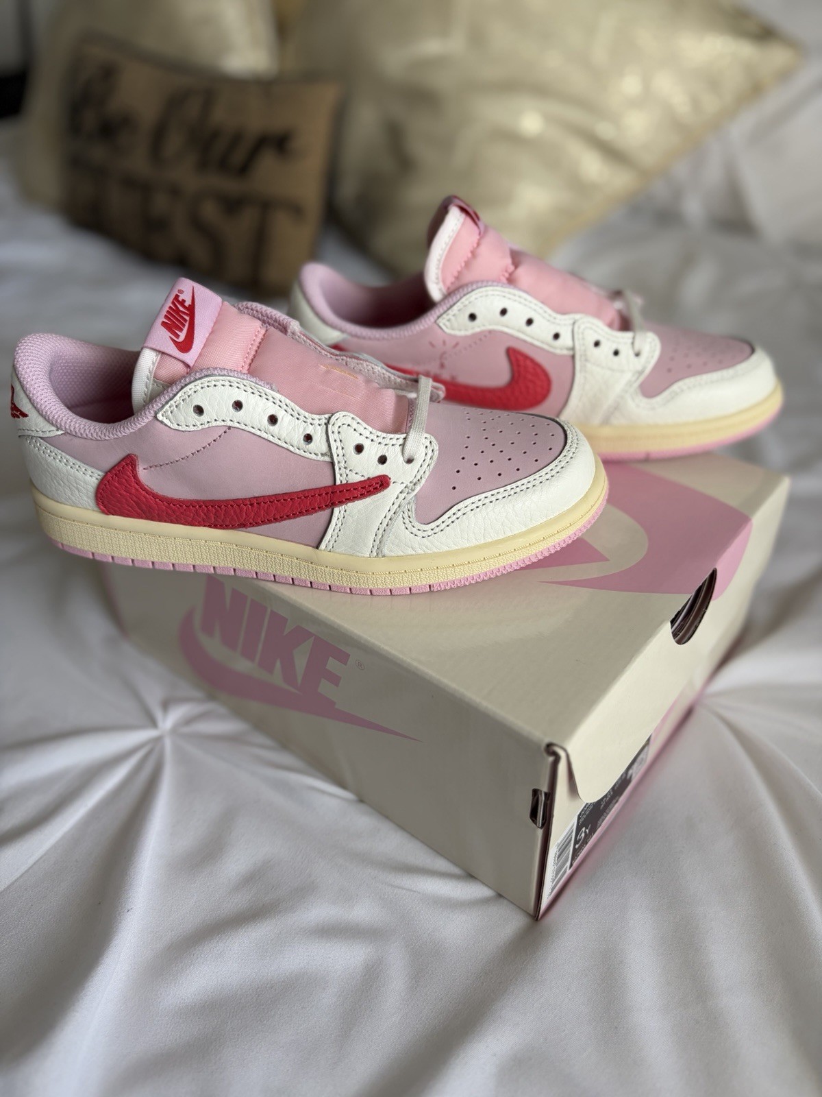 travis scott x air jordan 1 og sp low sail shy pink travis scott x air jordan 1 og sp low sail shy pink