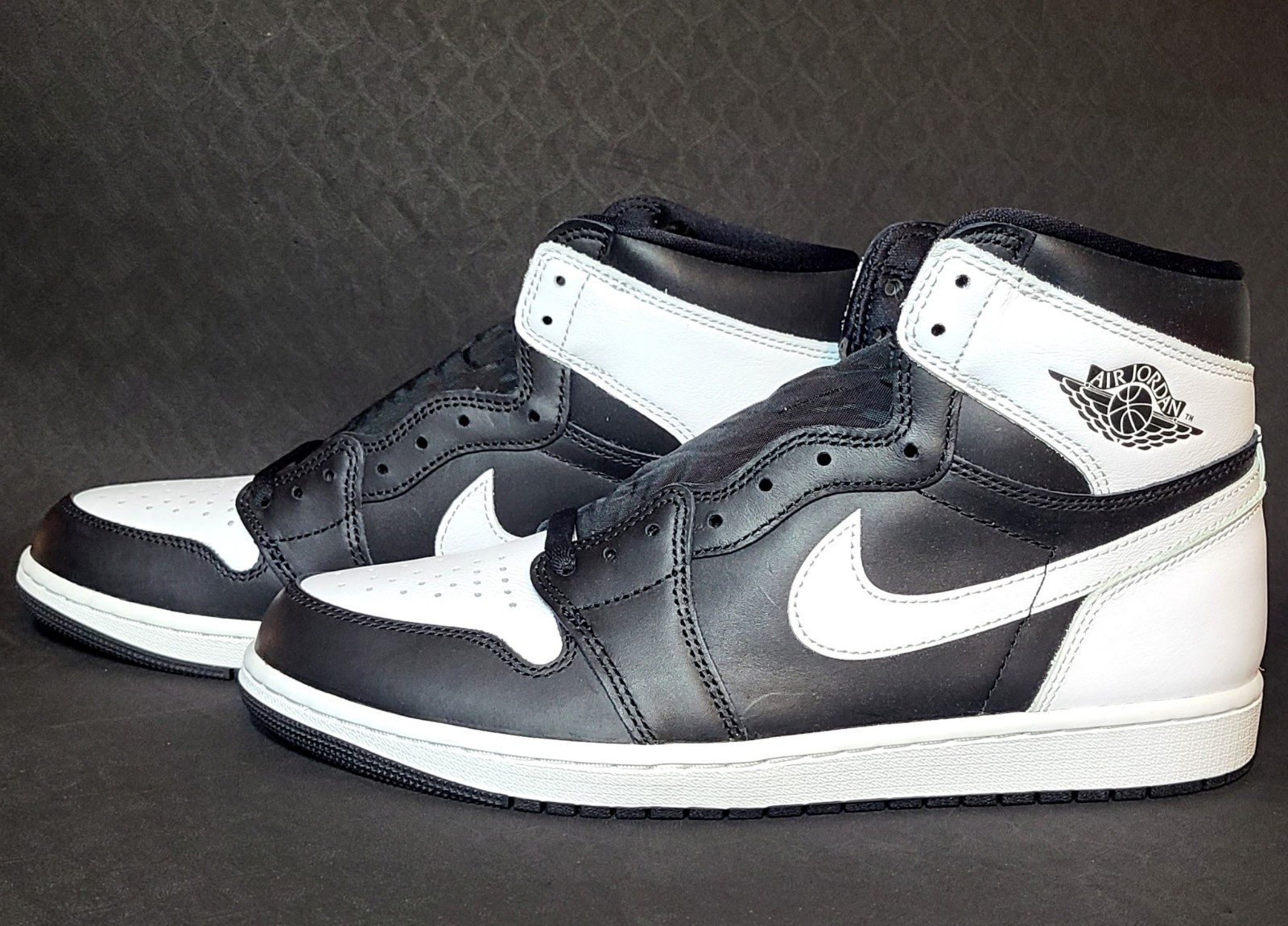 jordan air jordan 1 retro high og dz5485 010 black/white men's sneaker jordan air jordan 1 retro high og dz5485 010 black/white men's sneaker