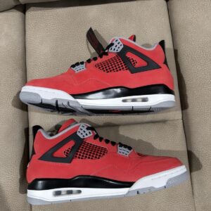 nike air jordan 4 retro toro bravo men's sneakers size 10 red fq8138 600