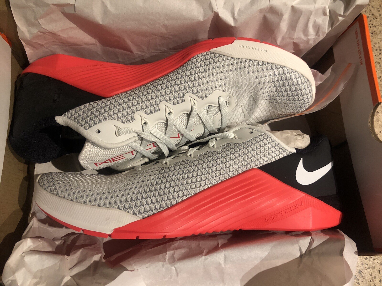 x size 14 nike metcon 5 spruce aura laser crimson new in box x size 14 nike metcon 5 spruce aura laser crimson new in box