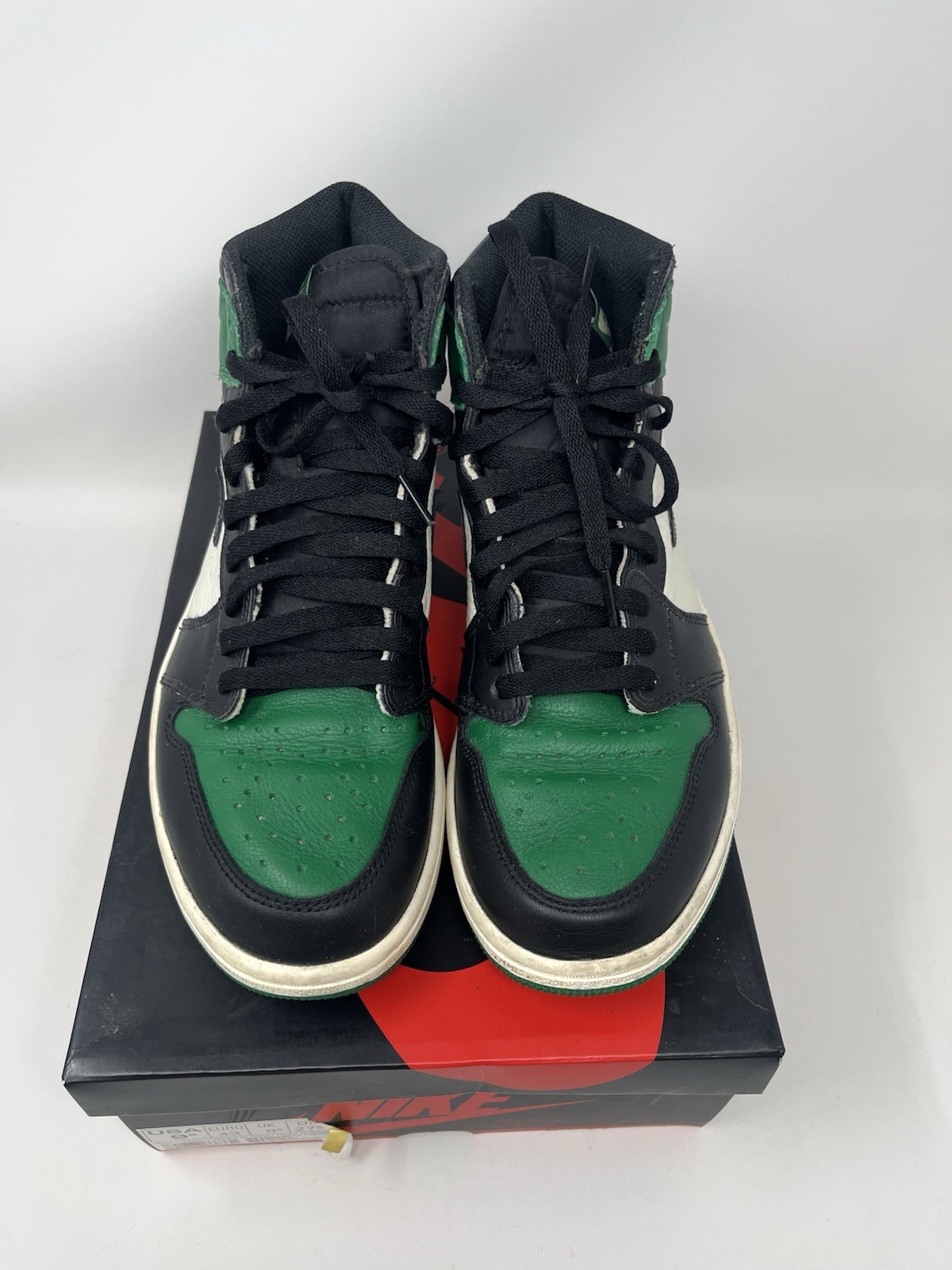 nike air jordan 1 retro high “pine green” 2018 men’s size 9.5 (555088 302) used nike air jordan 1 retro high “pine green” 2018 men’s size 9.5 (555088 302) used