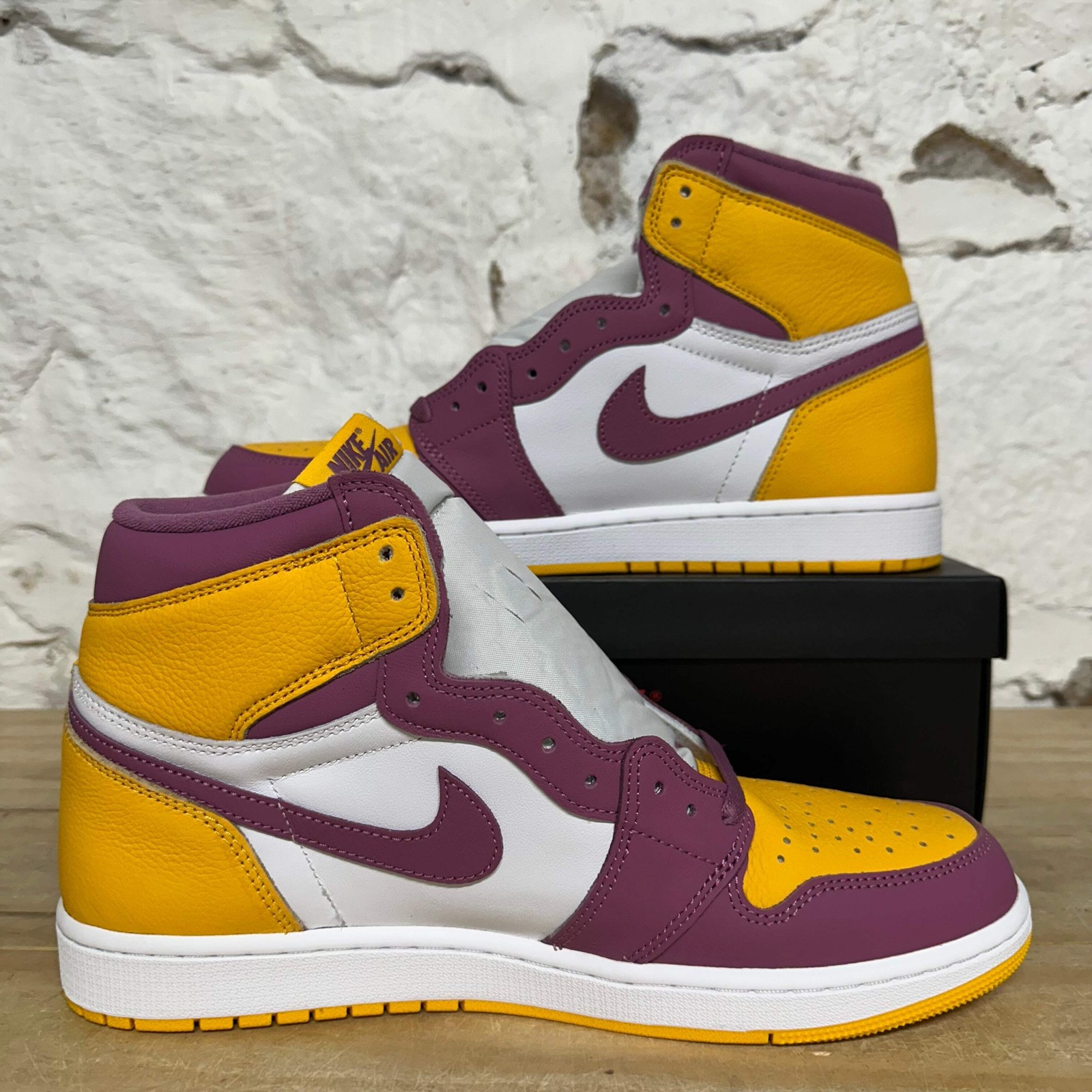 air jordan 1 retro high og 'brotherhood' men's size 12 new sneakers 555088 706 air jordan 1 retro high og 'brotherhood' men's size 12 new sneakers 555088 706