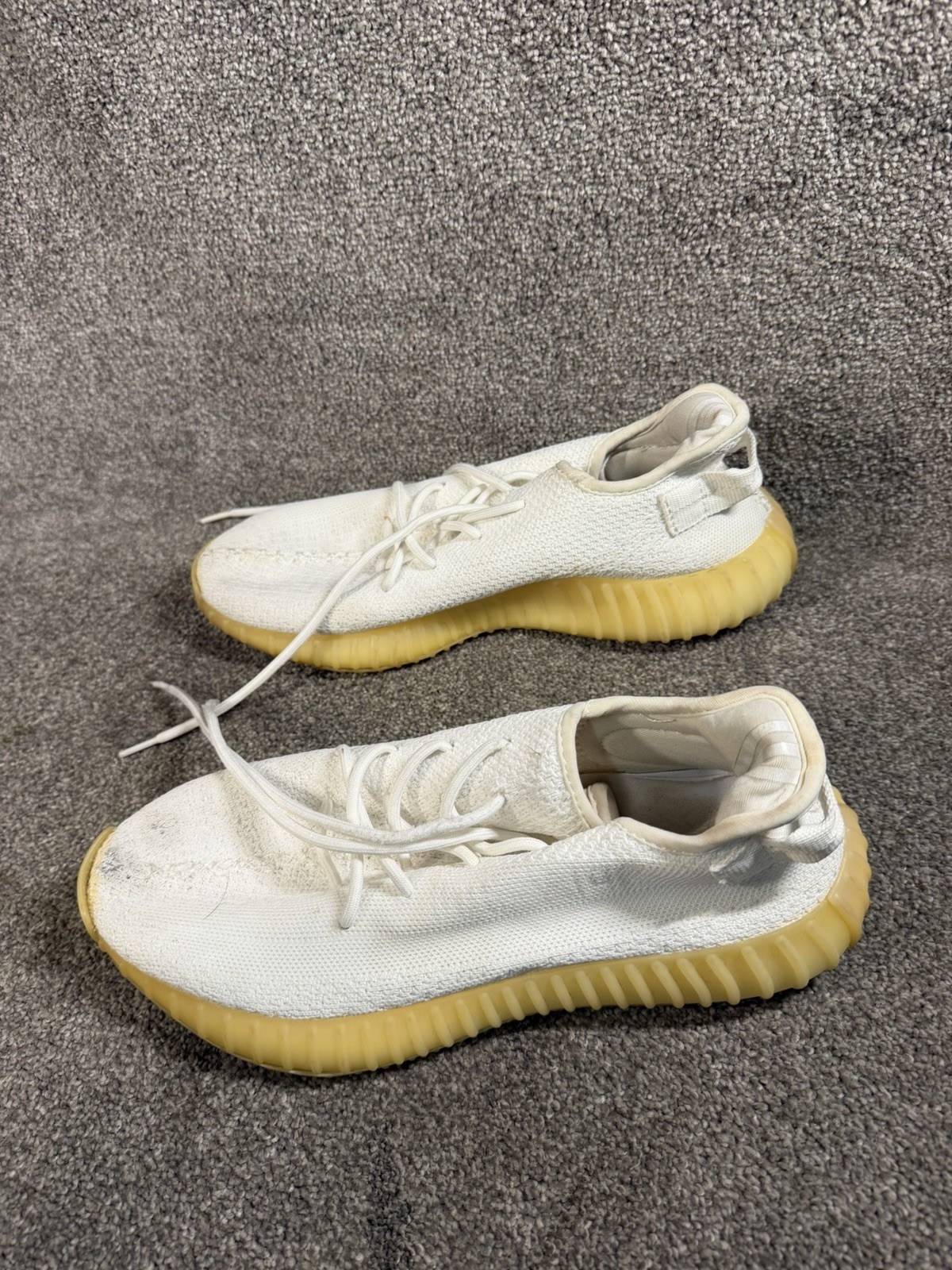 size 9.5 adidas yeezy boost 350 v2 low cream white / triple white size 9.5 adidas yeezy boost 350 v2 low cream white / triple white