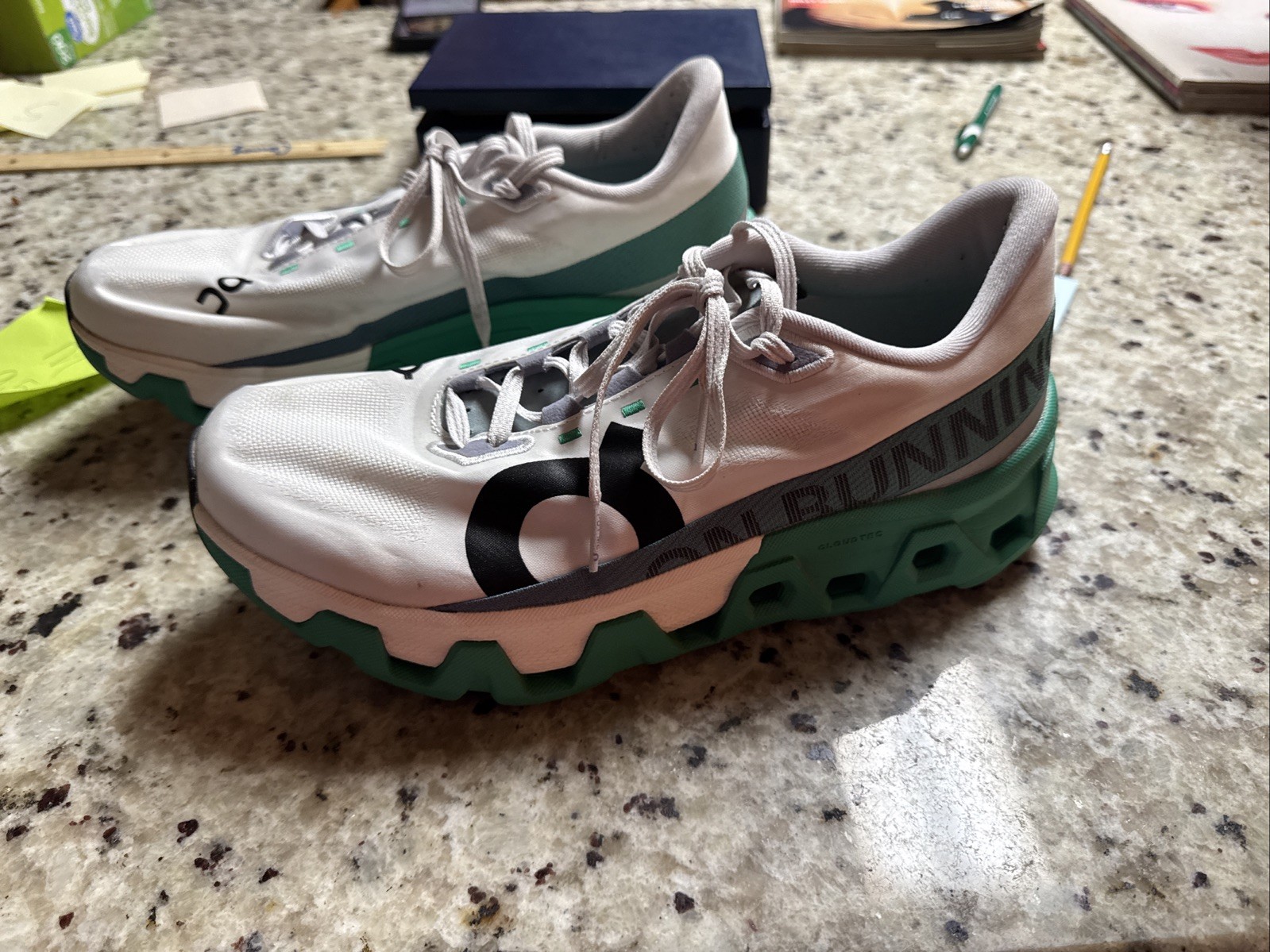 on cloudmonster hyper mens size 9.5 medium sneakers 3me10131560 on cloudmonster hyper mens size 9.5 medium sneakers 3me10131560
