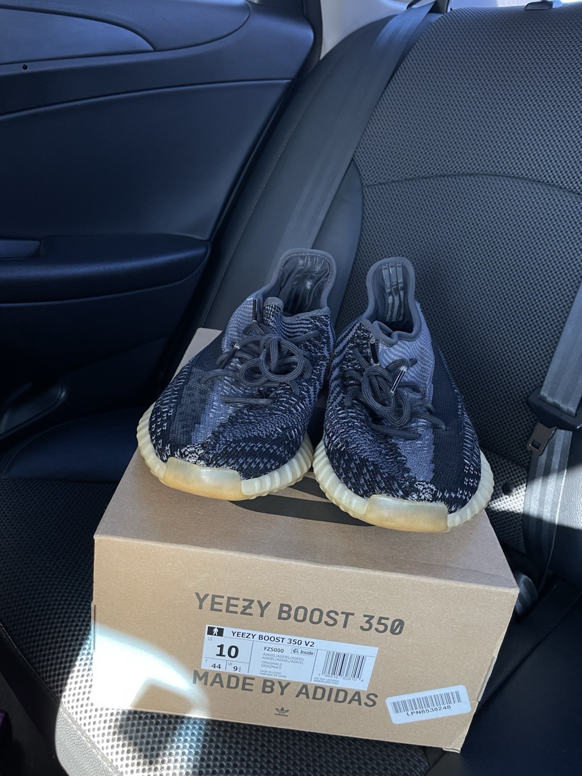 yeezy boost 350 v2 carbon men us 10 right shoe had a hole that was patched. yeezy boost 350 v2 carbon men us 10 right shoe had a hole that was patched.