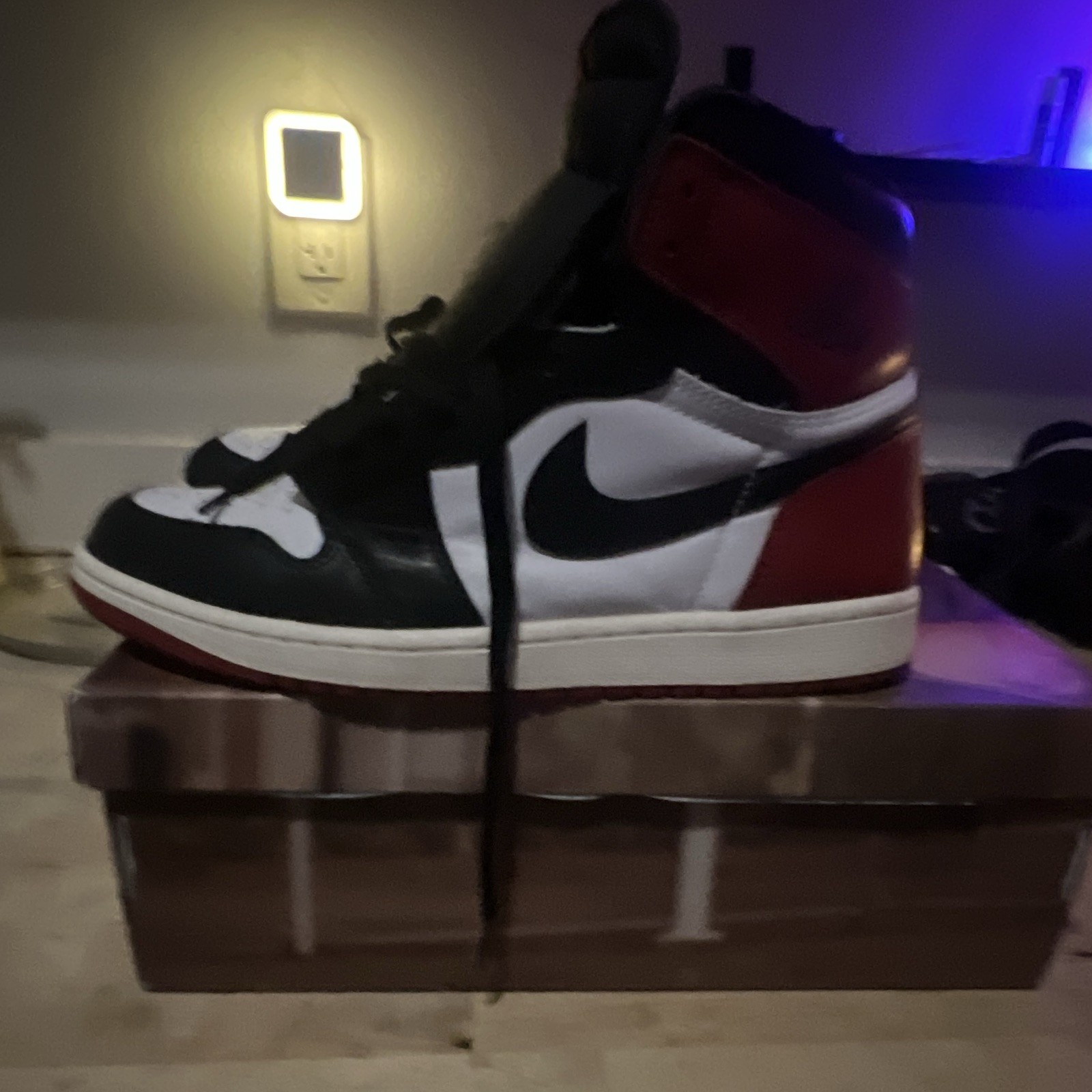 jordan air jordan 1 men’s high top lace up athletic sneakers black/white/red jordan air jordan 1 men’s high top lace up athletic sneakers black/white/red