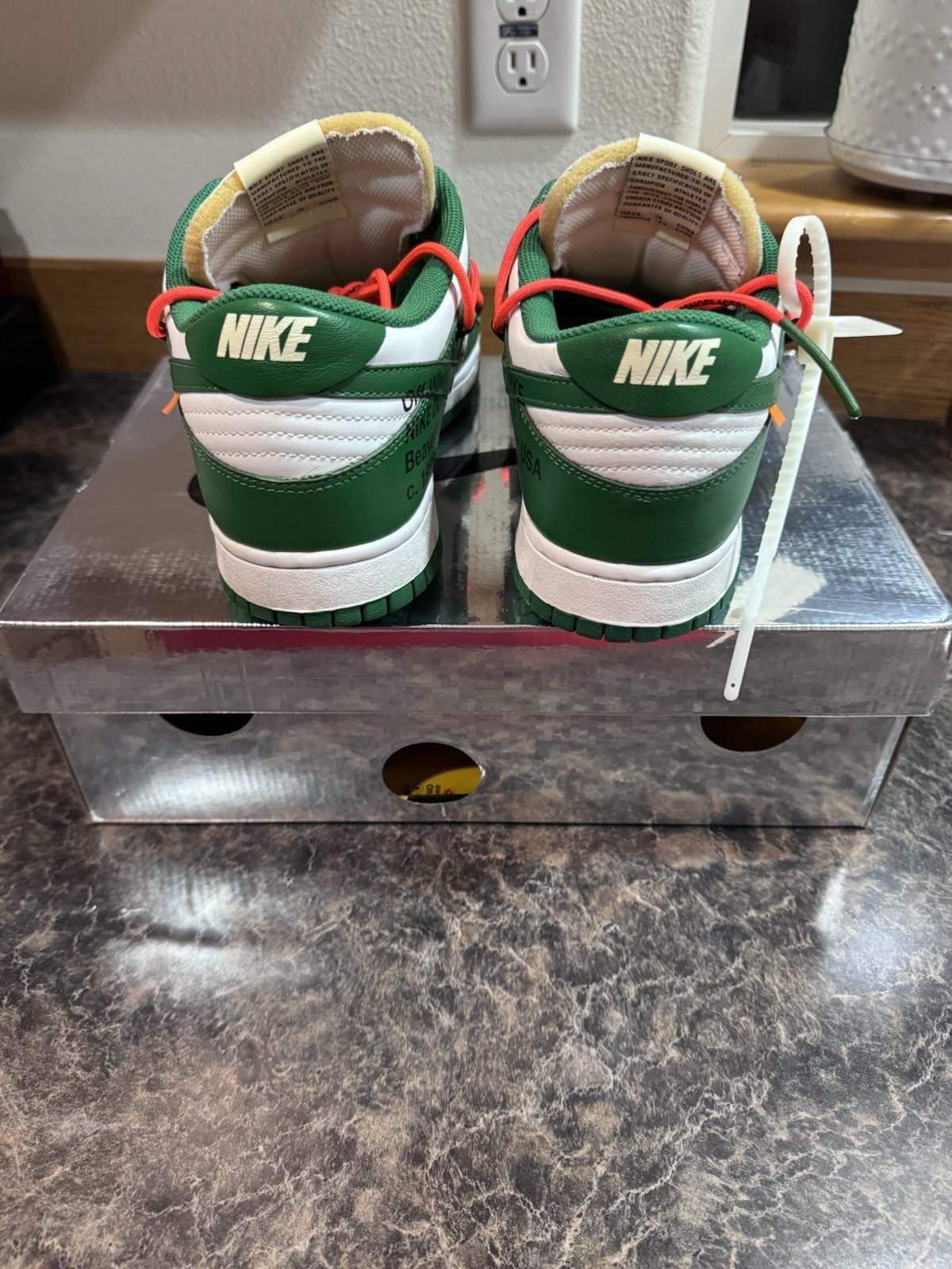 nike dunk low off white/pine green, size 10 nike dunk low off white/pine green, size 10