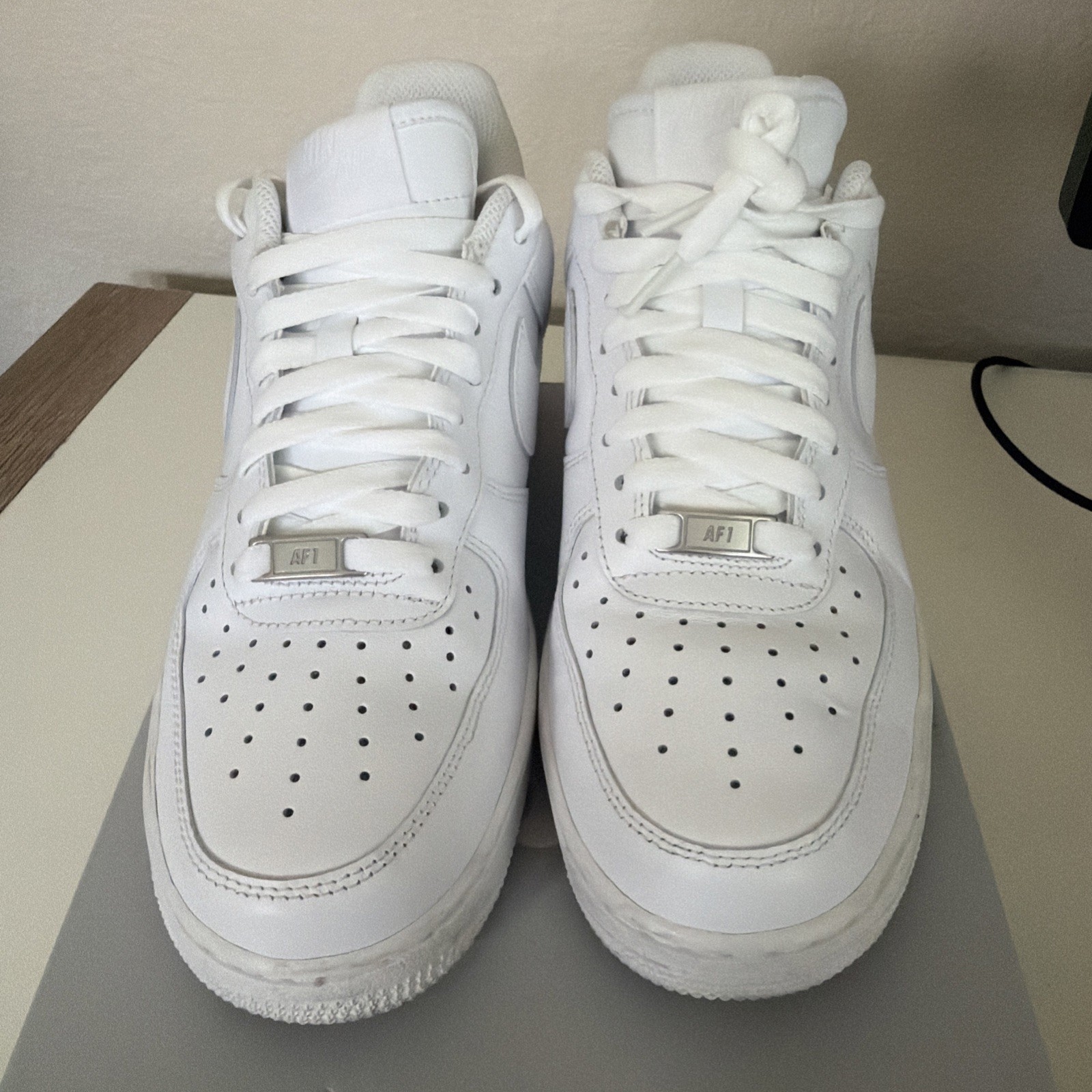 size 9 nike air force 1 low '07 white size 9 nike air force 1 low '07 white