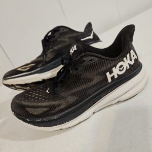 hoka one one clifton 9 running shoes men 8 d black/white comfort sneakers (s203p