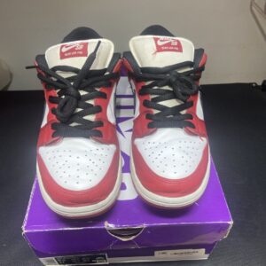 pre loved nike sb dunk low j pack chicago size 9.5 ( gently used )