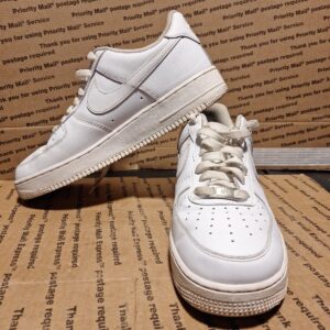 nike air force one low white size 11