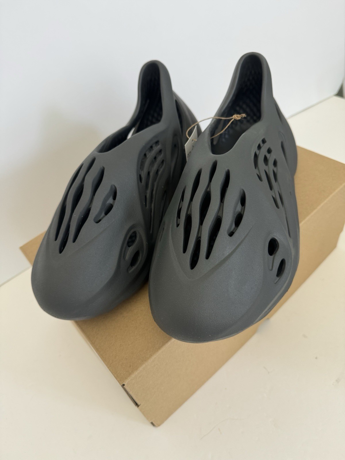 adidas yeezy carbon men's size 11 foam runner yzy new with boxes adidas yeezy carbon men's size 11 foam runner yzy new with boxes