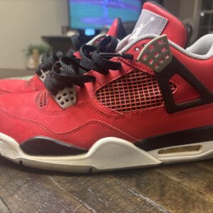 size 10.5 jordan 4 retro toro bravo 2013 good tread no creases wing damage