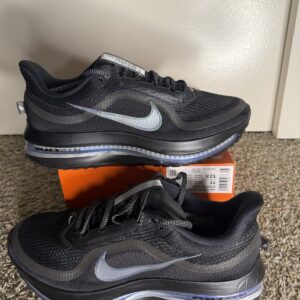 nike pegasus premium men's running shoes size 11. hq2592 005