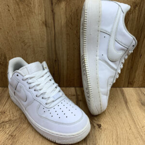 nike mens air force 1 '07 low sneakers shoes size 9.5 white athletic lifestyle