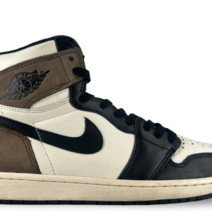 size 11m/12.5w jordan 1 retro high dark mocha 555088 105 pre owned
