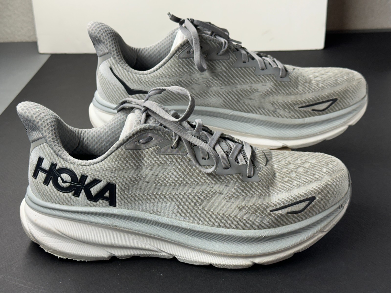mens hoka clifton 9 size 12d gray w/ light blue trim shoe sneaker unused insoles mens hoka clifton 9 size 12d gray w/ light blue trim shoe sneaker unused insoles