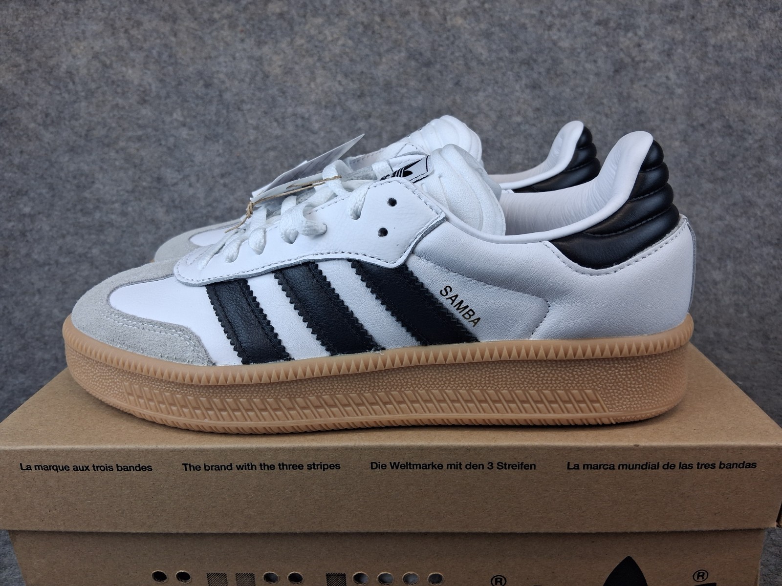 size 9 adidas samba xlg mens (10 womens) white/black ie1377 size 9 adidas samba xlg mens (10 womens) white/black ie1377