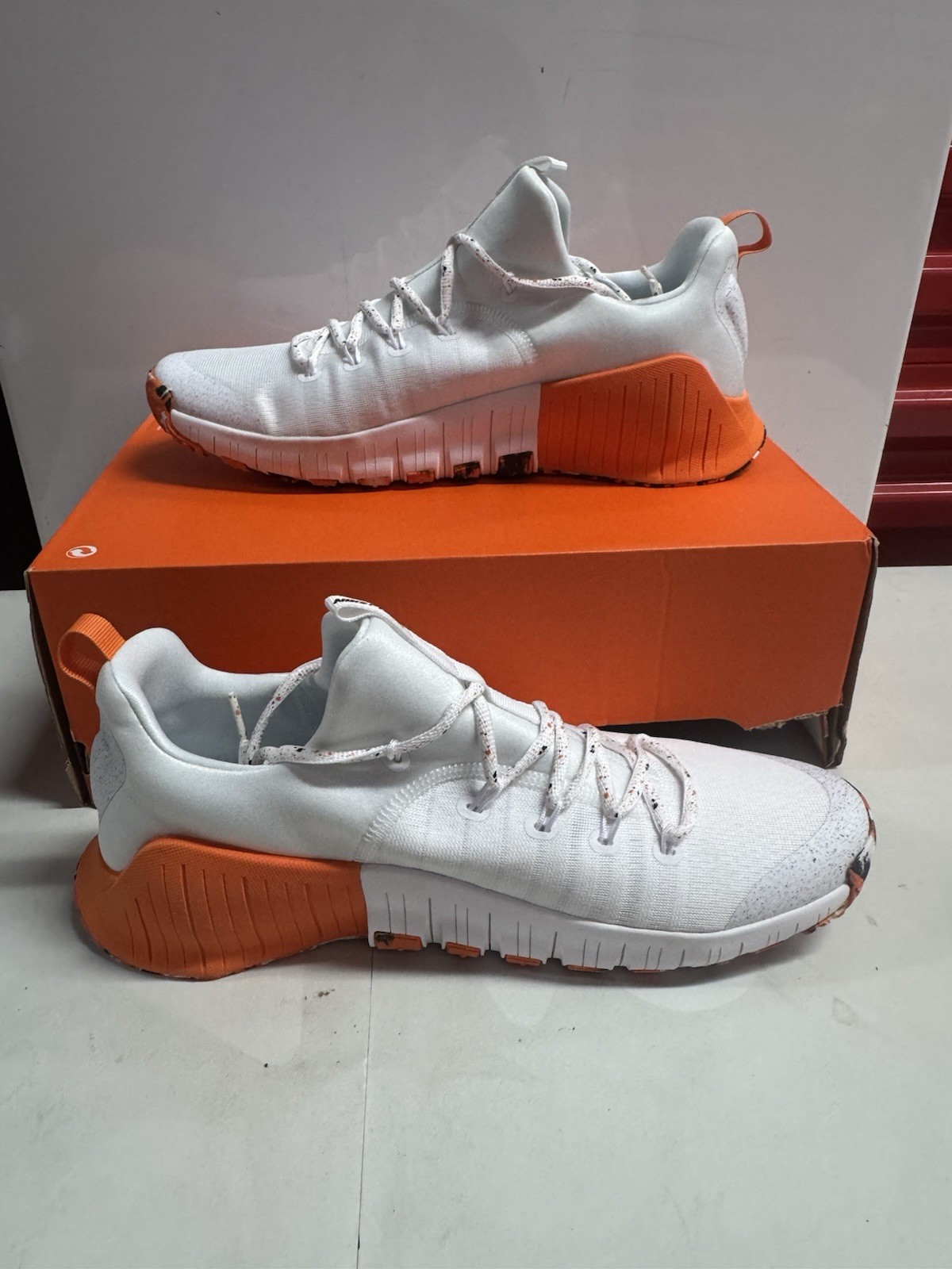 nike free metcon 6 white black safety orange training shoes fj7127 106 mens 13 nike free metcon 6 white black safety orange training shoes fj7127 106 mens 13