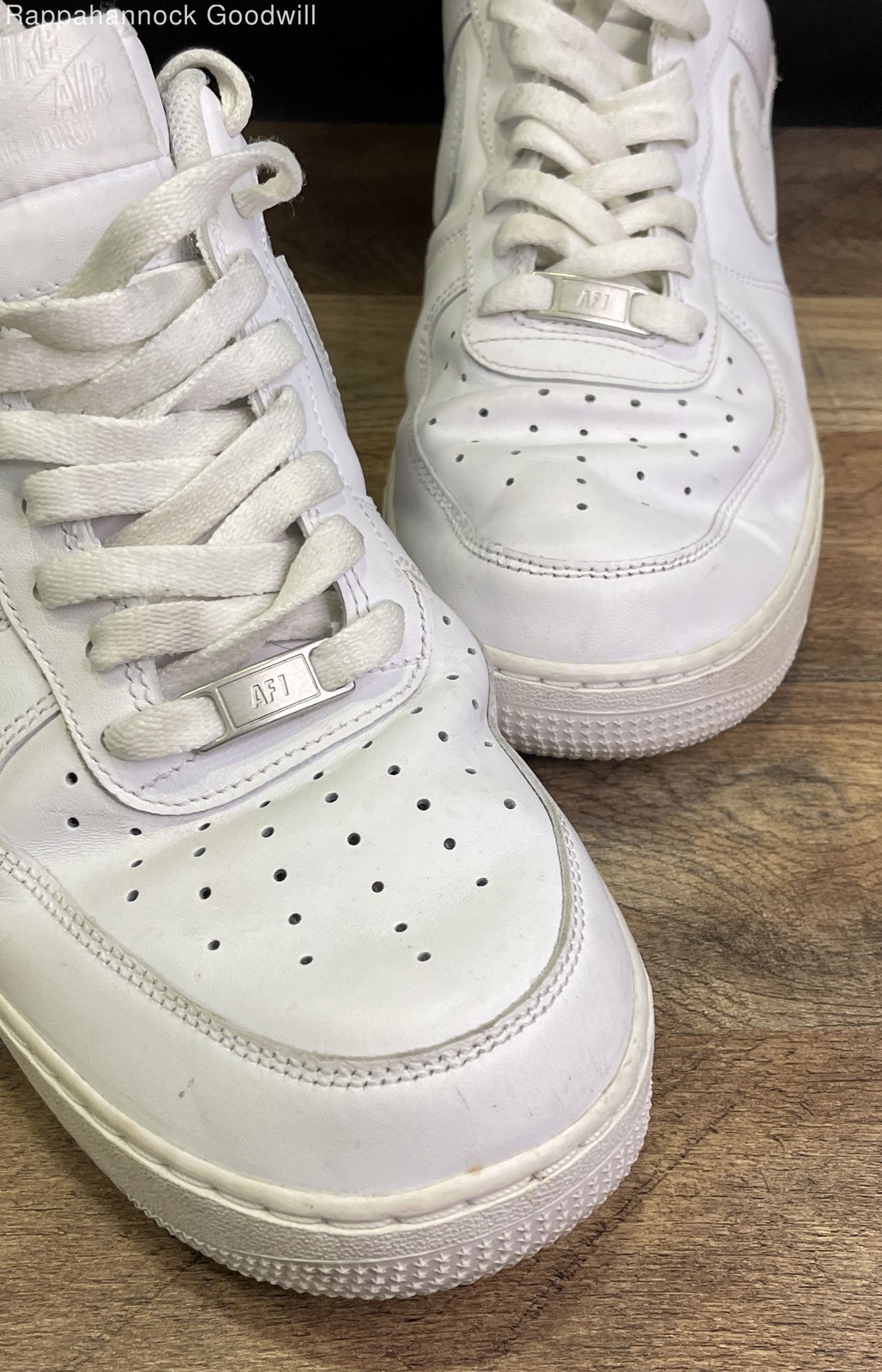 nike air force 1 '07 low triple white men's sneakers size 11 nike air force 1 '07 low triple white men's sneakers size 11