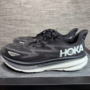 hoka clifton 9 men 10.5 wide 2e black running shoes 1132210 bwht