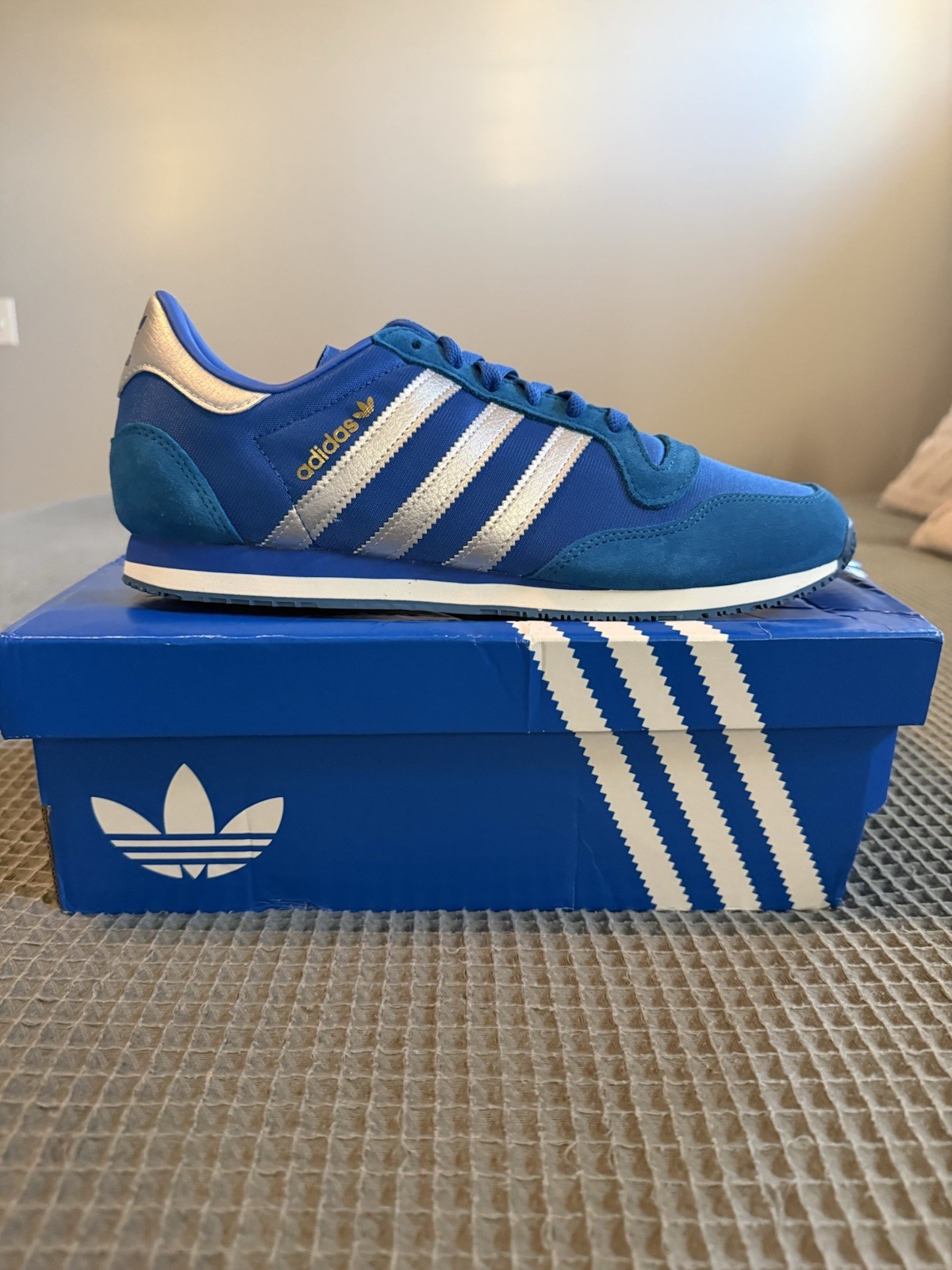 adidas originals galaxy og men’s blue silver lace up low top sneakers jr6169 adidas originals galaxy og men’s blue silver lace up low top sneakers jr6169