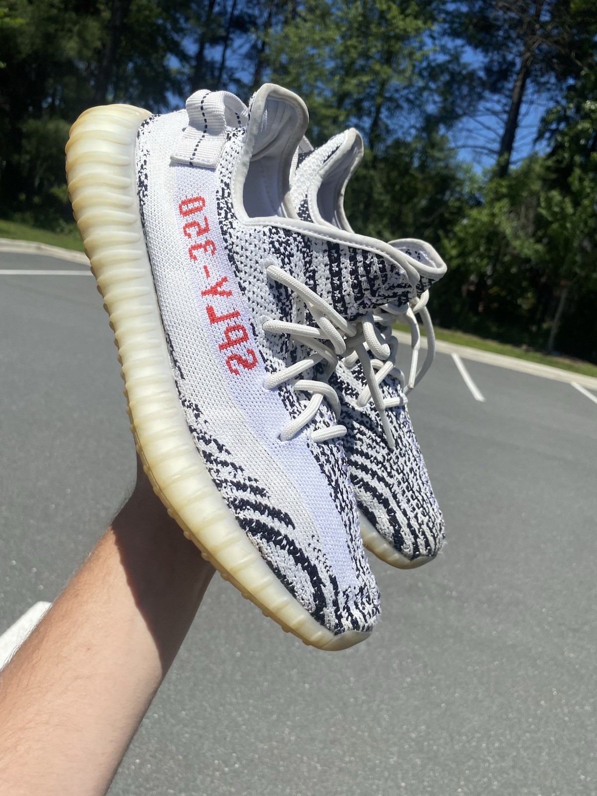 size 9.5 adidas yeezy boost 350 v2 low zebra size 9.5 adidas yeezy boost 350 v2 low zebra