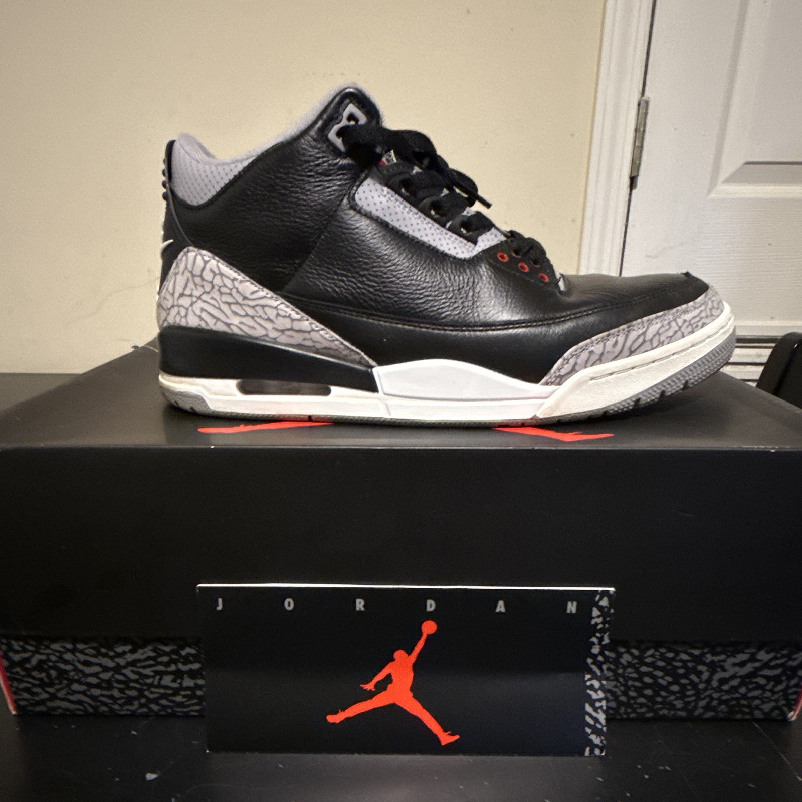 jordan air jordan 3 retro og black cement black/fire red 2024 dn3707 010 jordan air jordan 3 retro og black cement black/fire red 2024 dn3707 010