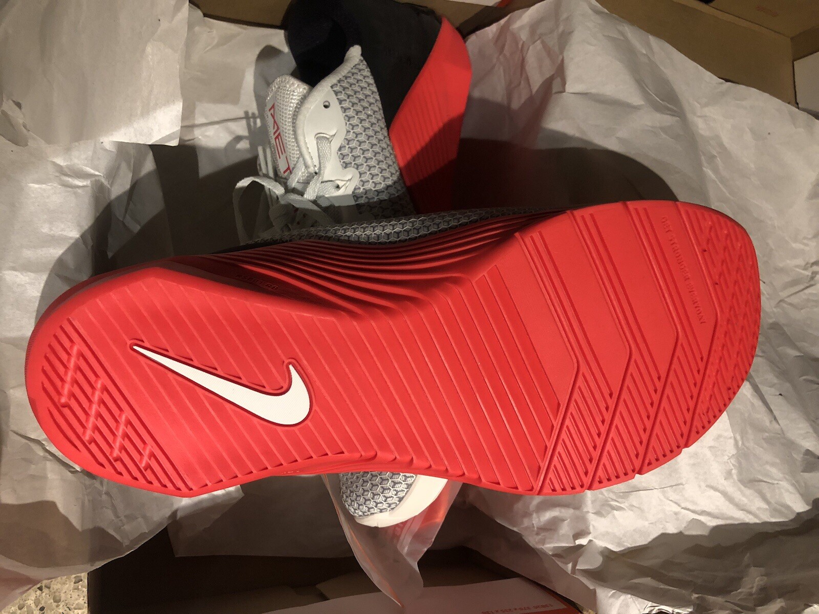 x size 14 nike metcon 5 spruce aura laser crimson new in box x size 14 nike metcon 5 spruce aura laser crimson new in box