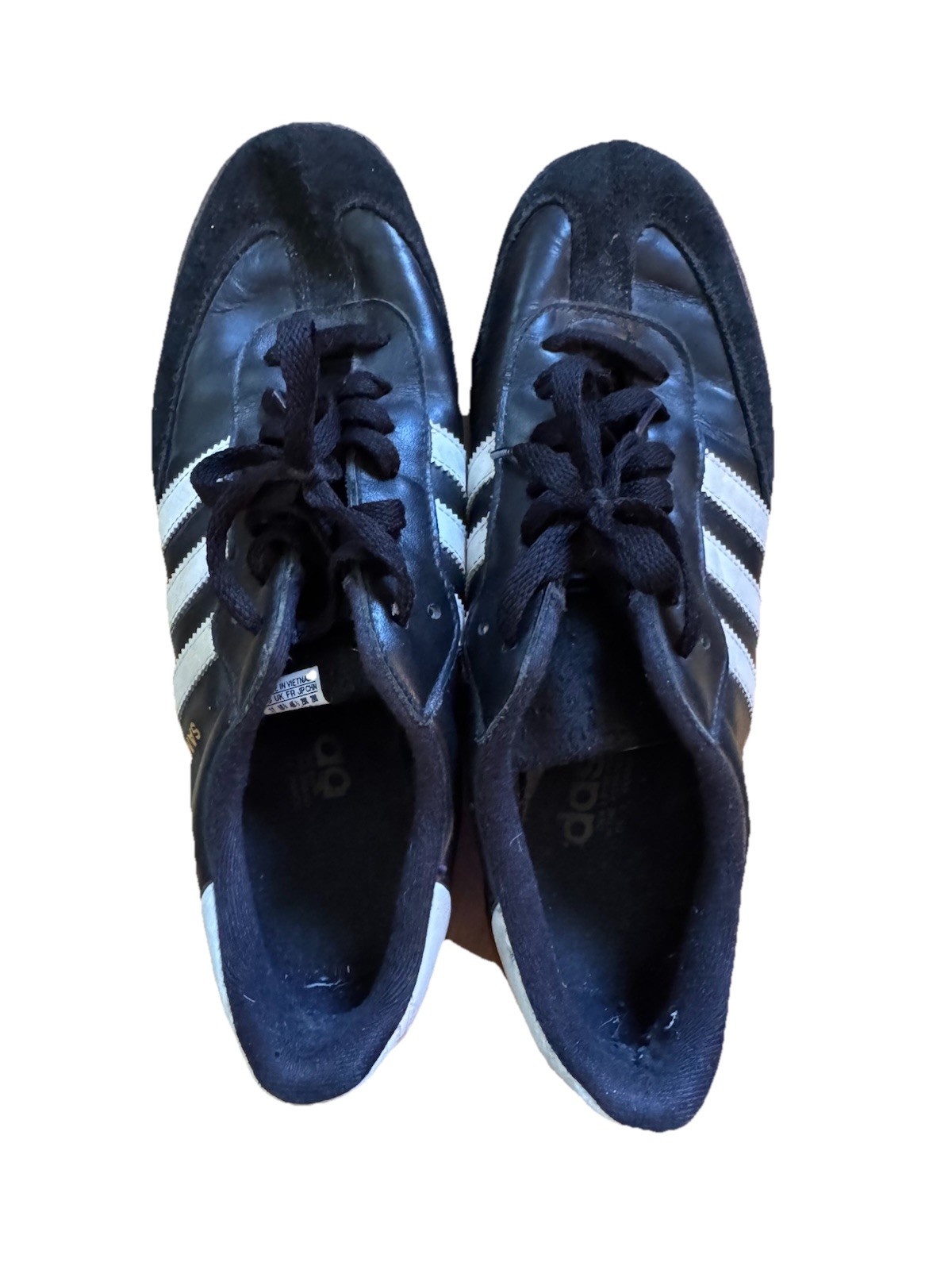 adidas men's samba classic soccer shoes size 11, black/white gum sole, indoor adidas men's samba classic soccer shoes size 11, black/white gum sole, indoor