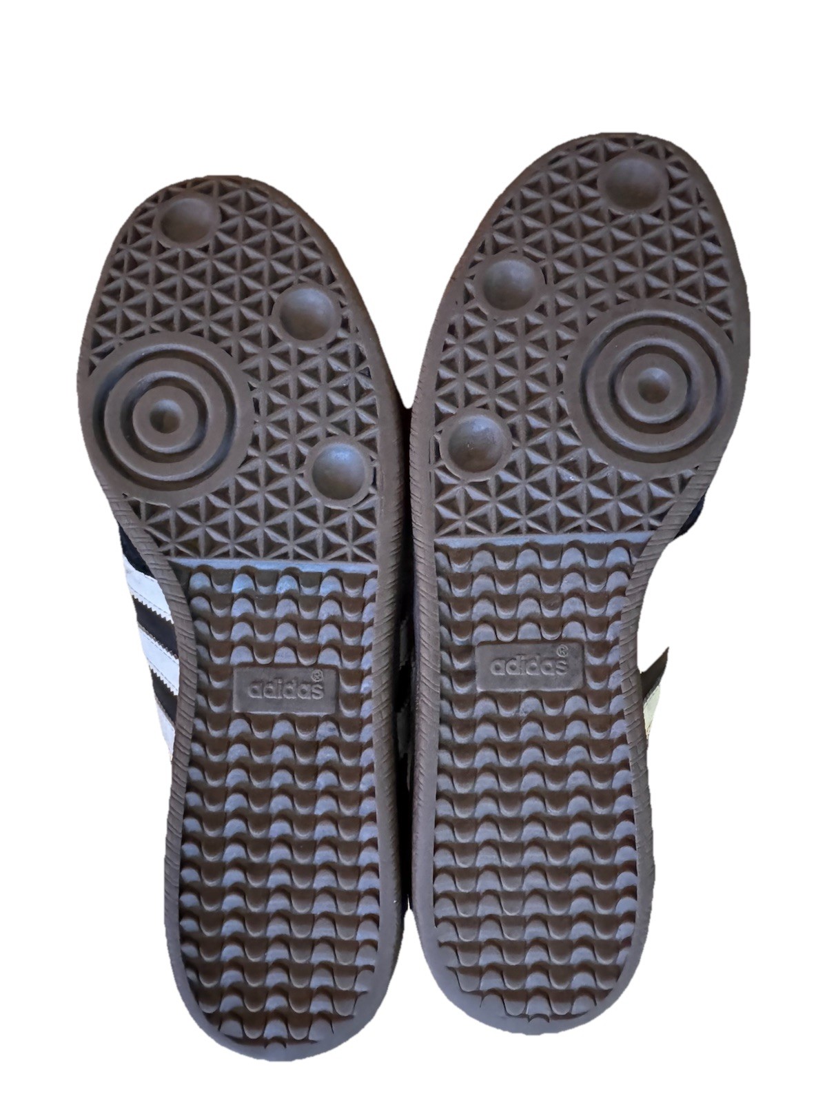 adidas men's samba classic soccer shoes size 11, black/white gum sole, indoor adidas men's samba classic soccer shoes size 11, black/white gum sole, indoor