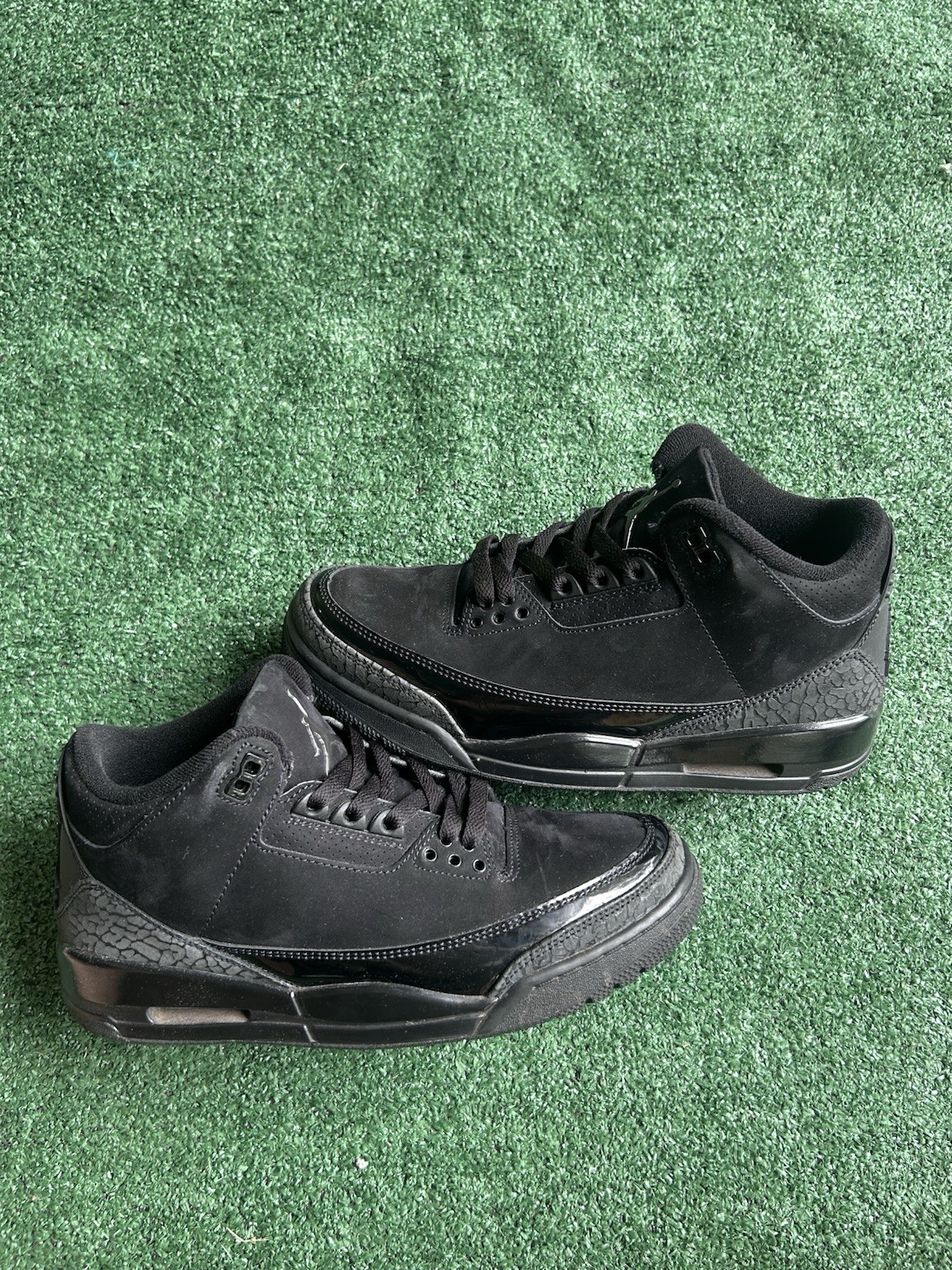 size 8 jordan 3 black cat 2025 worn lightly clean size 8 jordan 3 black cat 2025 worn lightly clean