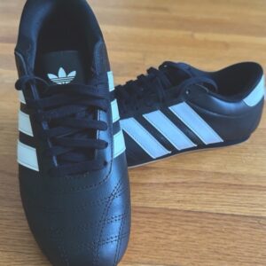 adidas originals taekwondo la men's low top lace up sneaker black/white jr6807