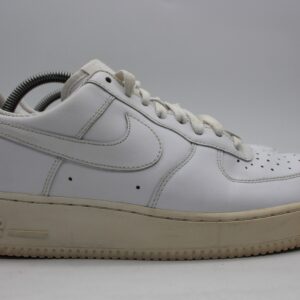 nike air force 1 '07 low men's 9 white athletic shoes sneakers 315122 111