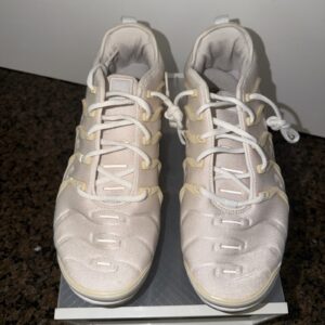 nike air vapormax plus white size 11
