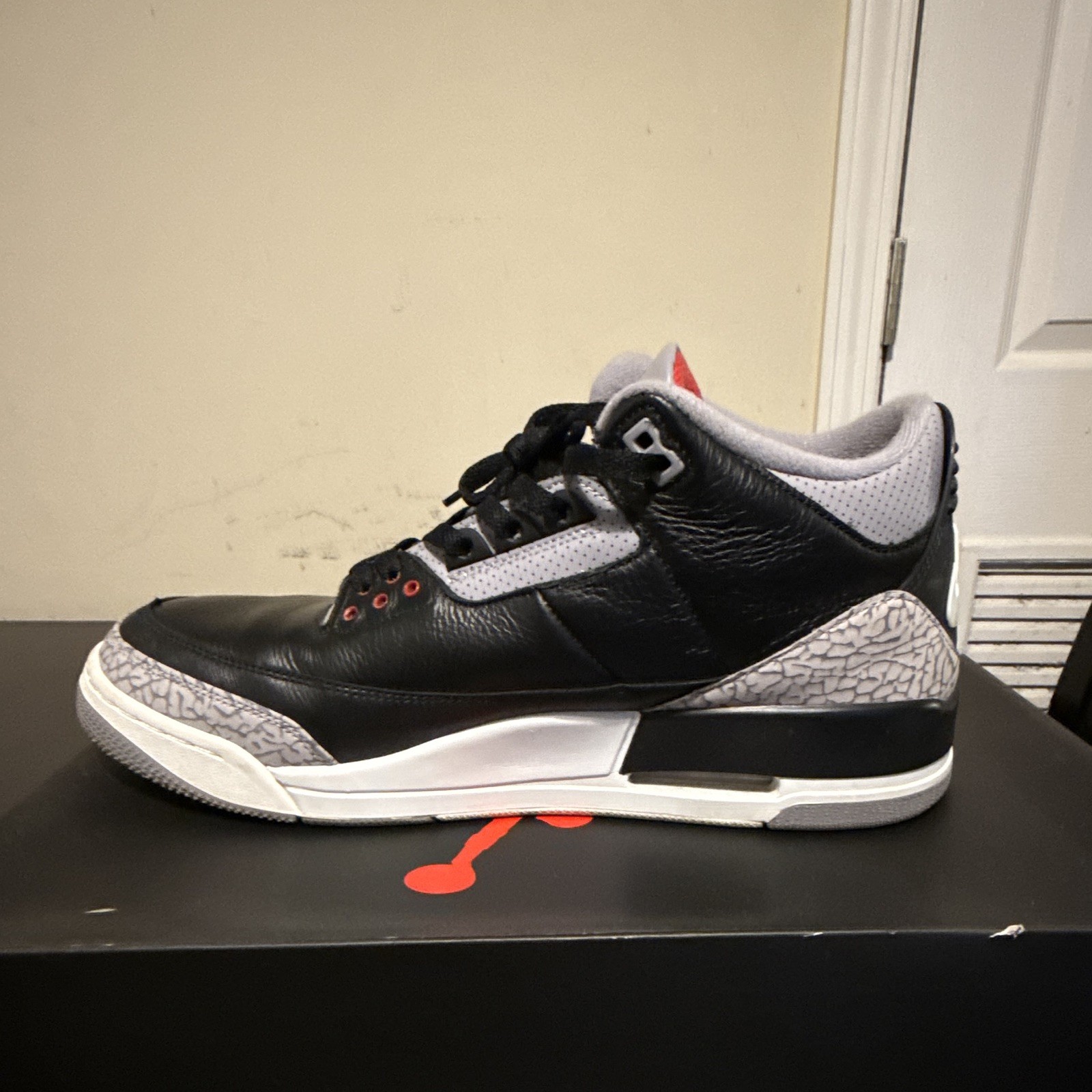 jordan air jordan 3 retro og black cement black/fire red 2024 dn3707 010 jordan air jordan 3 retro og black cement black/fire red 2024 dn3707 010