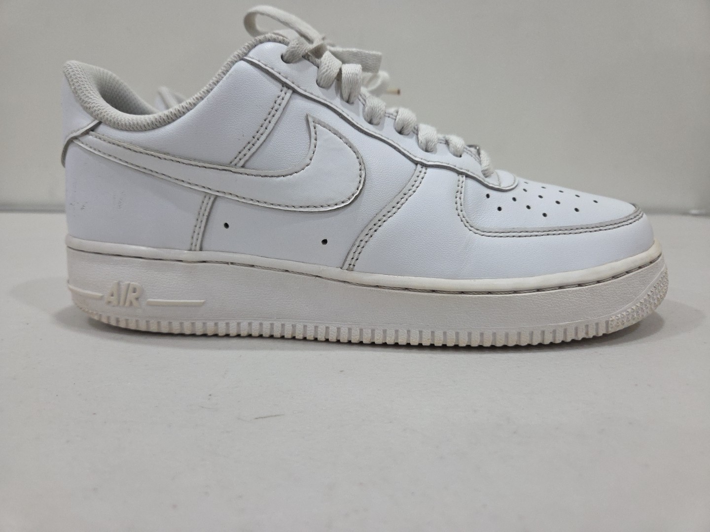 nike air force 1 low '07 white leather shoes dd8959 100 size 9 women's nike air force 1 low '07 white leather shoes dd8959 100 size 9 women's
