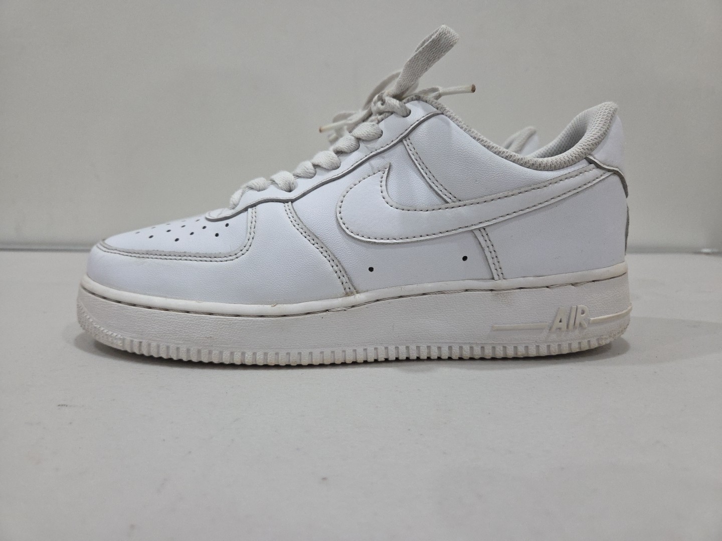 nike air force 1 low '07 white leather shoes dd8959 100 size 9 women's nike air force 1 low '07 white leather shoes dd8959 100 size 9 women's