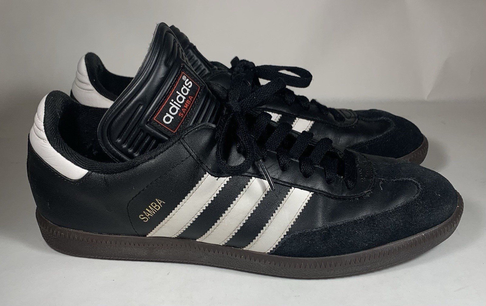 adidas samba classic low 034563 | men’s size 9 | black leather sneakers used adidas samba classic low 034563 | men’s size 9 | black leather sneakers used