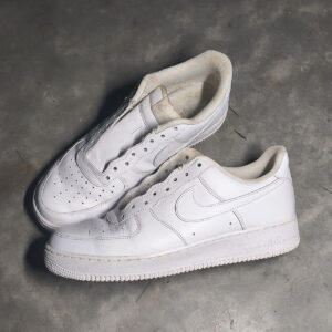 nike air force 1 '07 low top triple white solid sneakers cw2288 111 2020